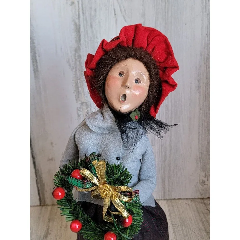 vintage Byers 2001 wreath woman‎ caroler vintage xmas figure